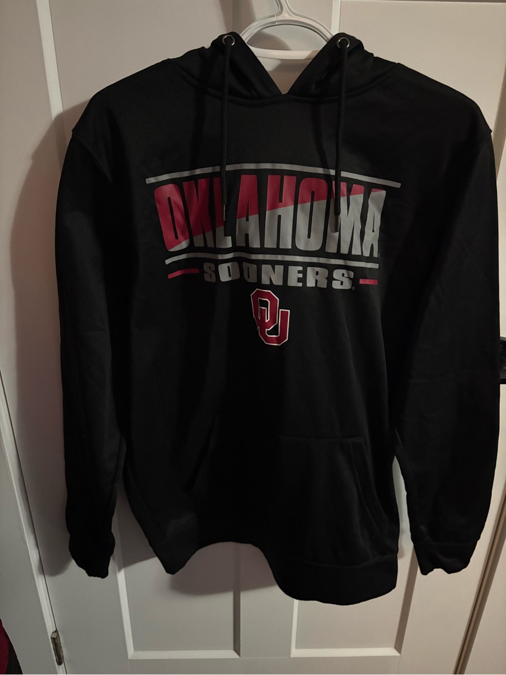 Colosseum Black Oklahoma Sooners Crewneck Hoodie with Red & White Logo